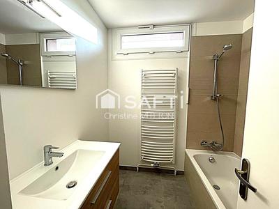 Appartement - 83 m² - 5 pièces