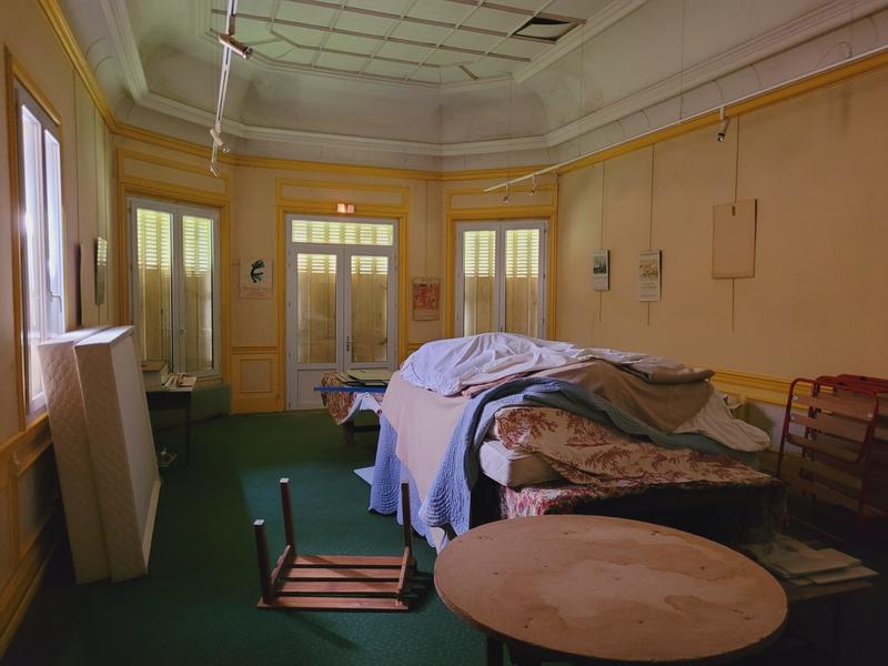 Château - 1 327 m² - 50 pièces