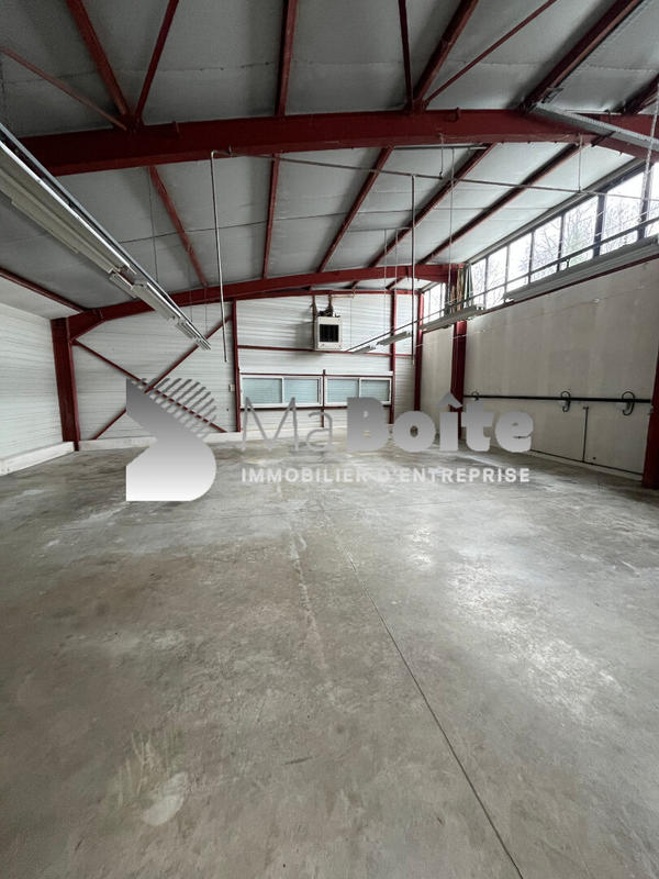 Local d'activités - 215 m² - 2 pièces