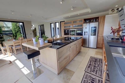 Villa - 231 m² - 6 pièces