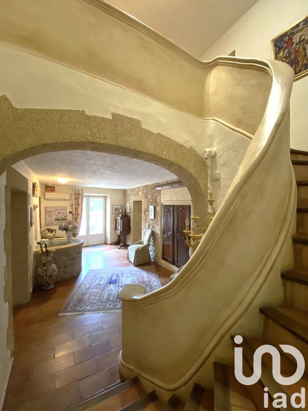 Maison - 335 m² - 9 pièces