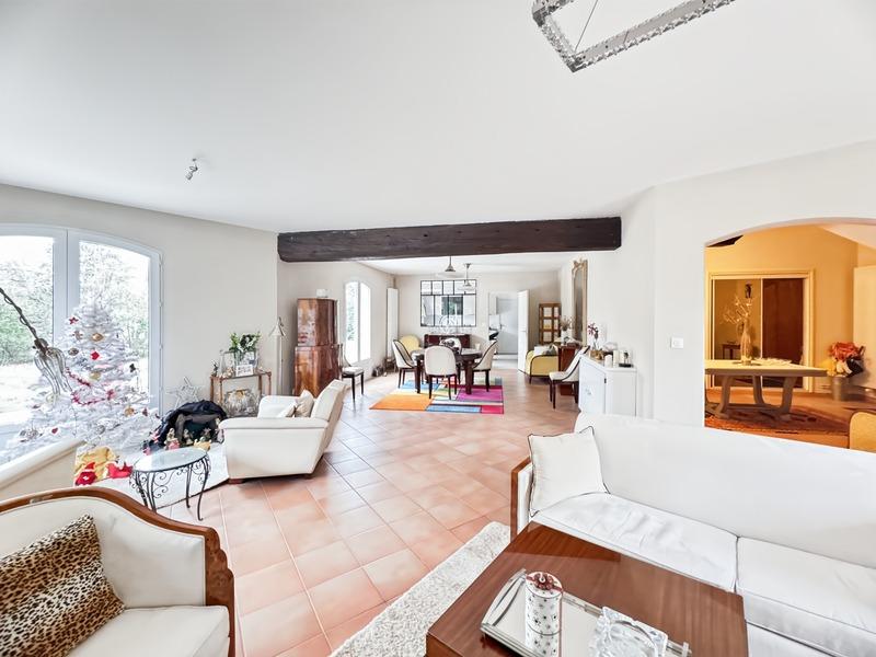 Maison - 250 m² - 7 pièces