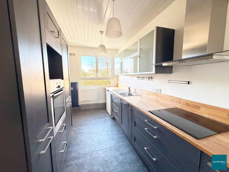 Appartement - 127 m² - 6 pièces