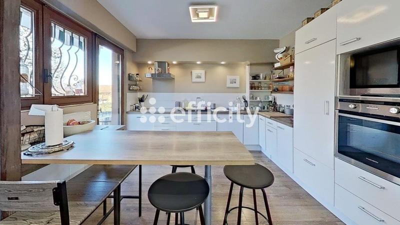 Maison - 145 m² - 6 pièces