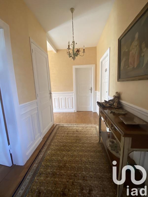 Maison - 220 m² - 8 pièces