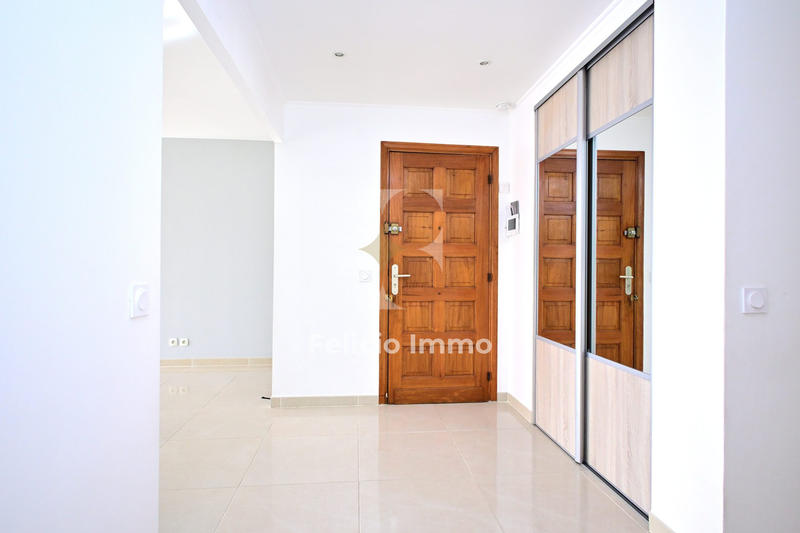 Appartement - 90 m² - 4 pièces