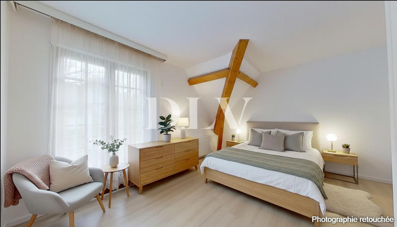 Maison - 220 m² - 8 pièces