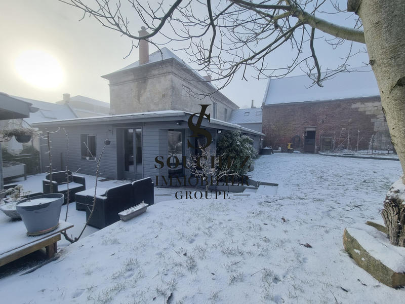 Maison - 250 m² - 8 pièces