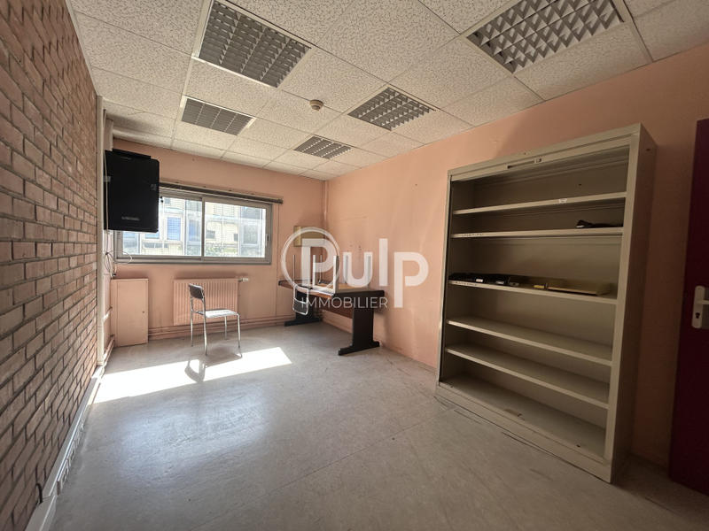 Entrepôt - 1 200 m² - 1 pièce