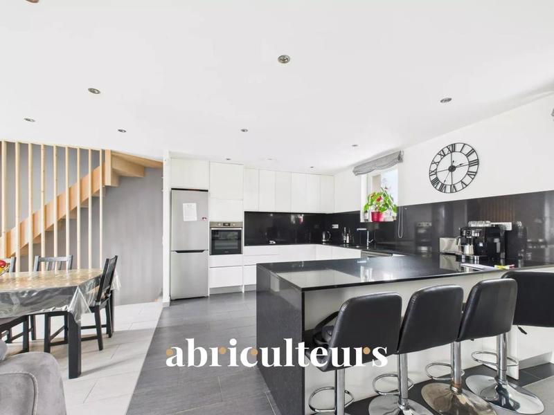 Maison - 107 m² - 7 pièces