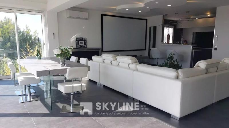 Villa - 210 m² - 8 pièces