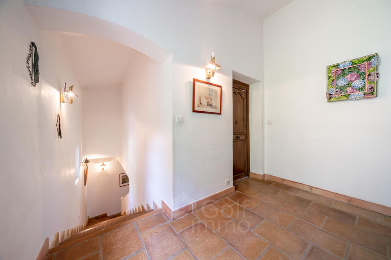 Maison - 240 m² - 7 pièces