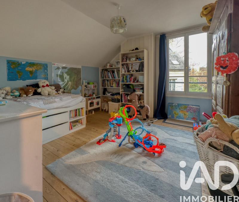 Maison - 225 m² - 8 pièces