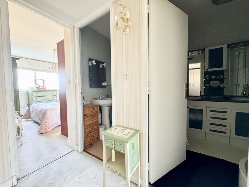 Appartement - 99 m² - 5 pièces