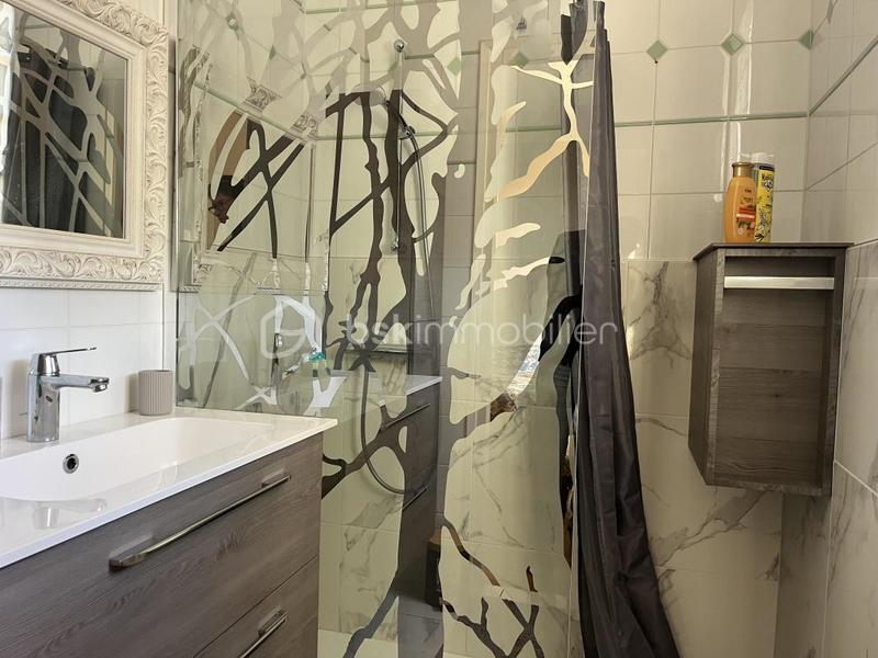 Demeure - 205 m² - 6 pièces