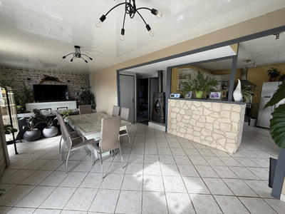 Maison - 92 m² - 5 pièces