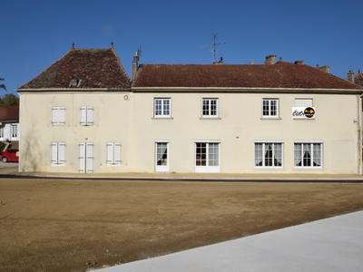 Maison - 280 m² - 10 pièces