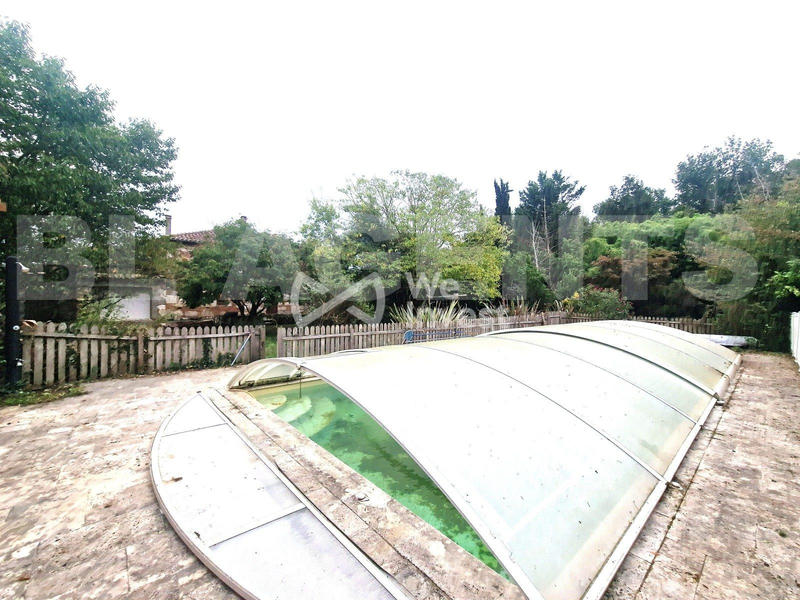 Maison - 230 m² - 7 pièces