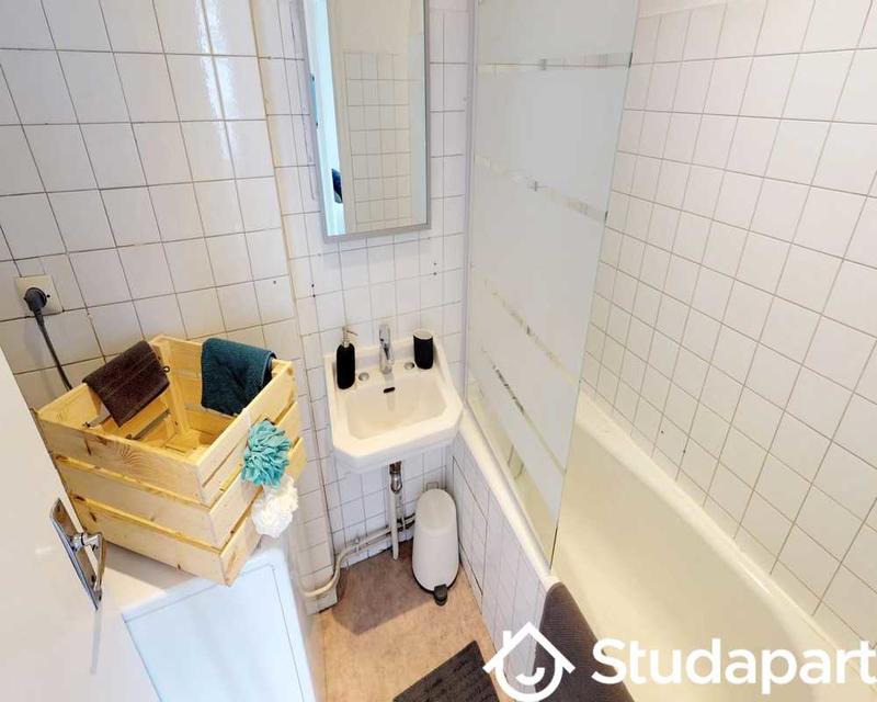 Chambre - 60 m² - 1 pièce