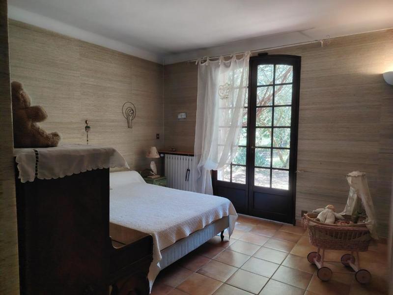 Maison - 222 m² - 7 pièces