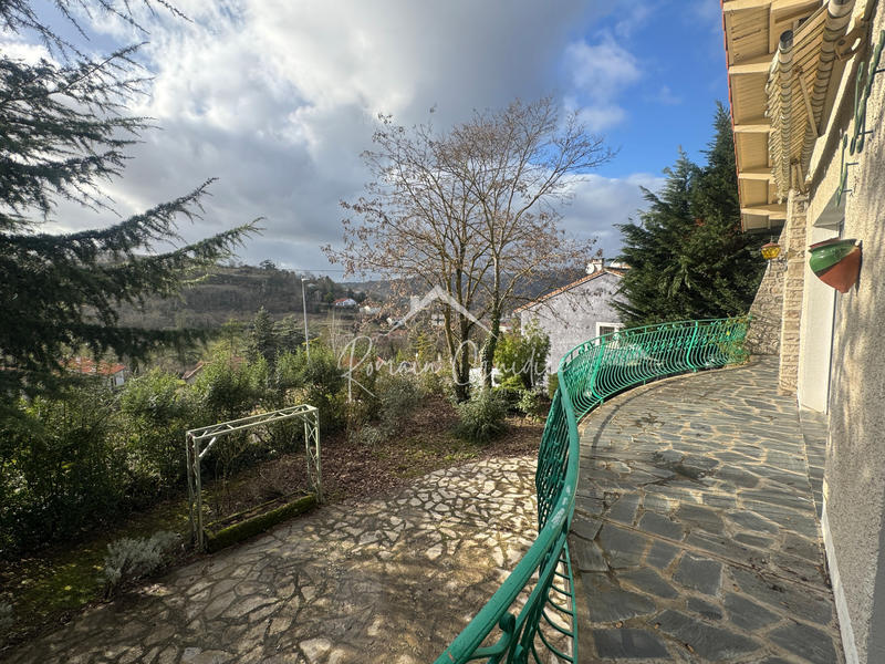 Maison - 141 m² - 6 pièces