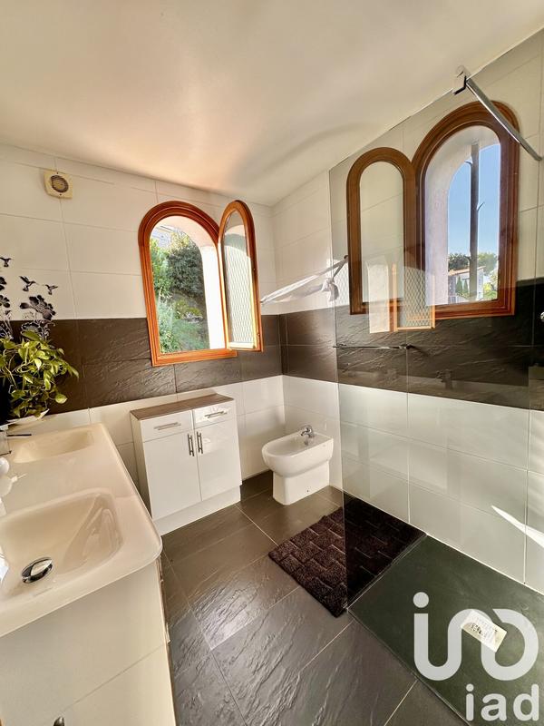 Maison - 295 m² - 9 pièces