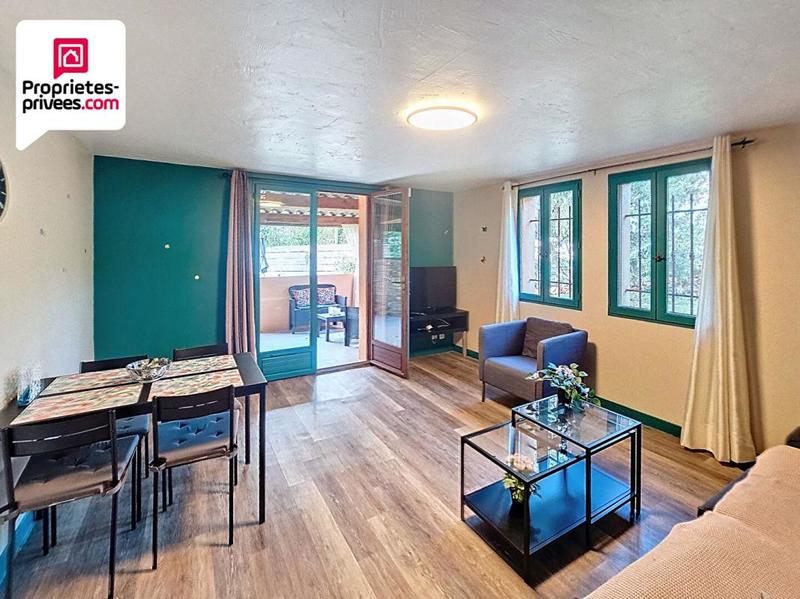 Demeure - 249 m² - 9 pièces