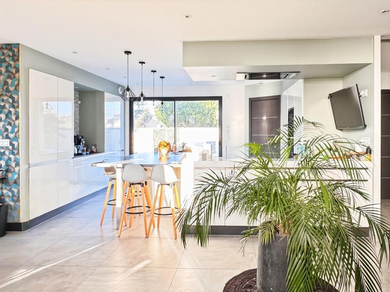 Maison - 188 m² - 7 pièces