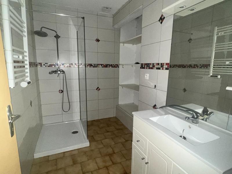 Maison - 360 m² - 18 pièces