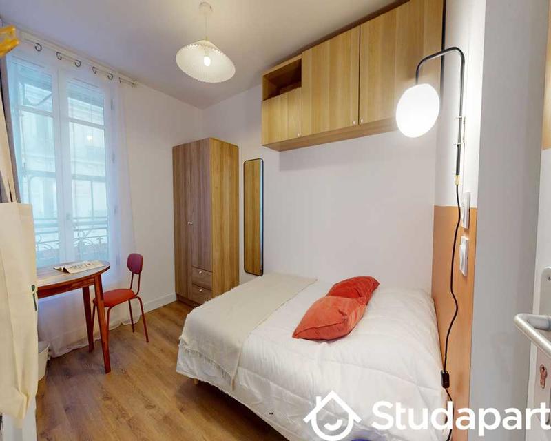 Chambre - 70 m² - 1 pièce