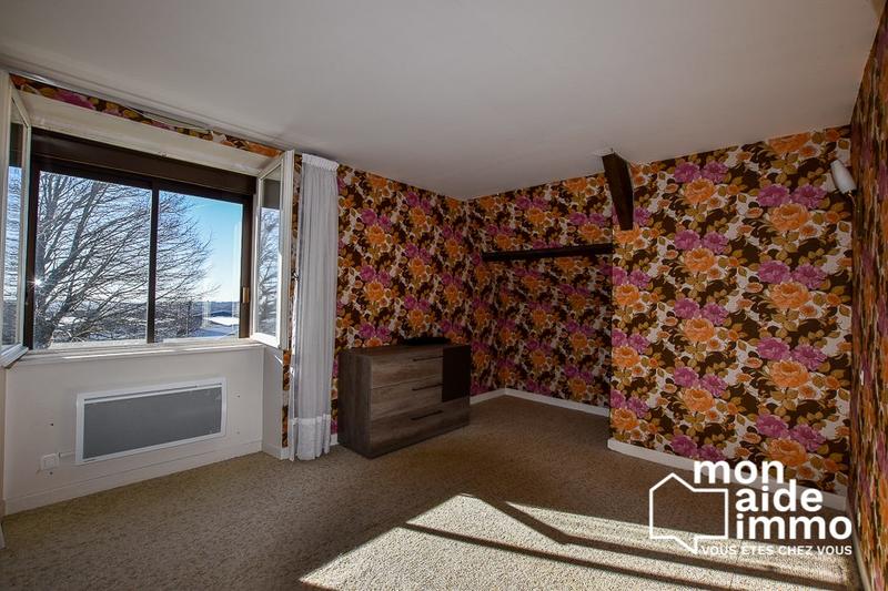 Maison traditionnelle - 240 m² - 9 pièces