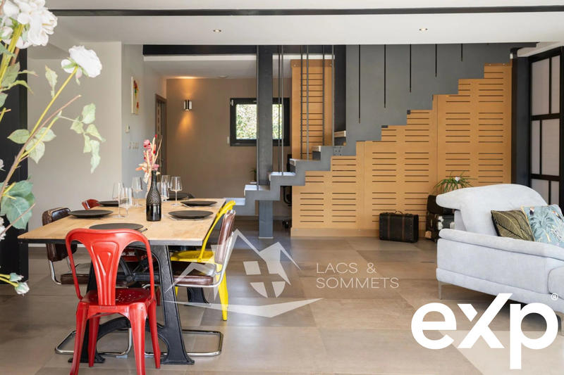 Villa - 243 m² - 9 pièces