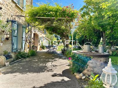 Maison - 280 m² - 8 pièces