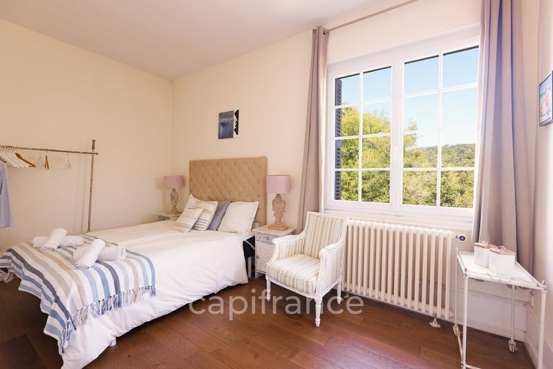 Demeure - 800 m² - 15 pièces