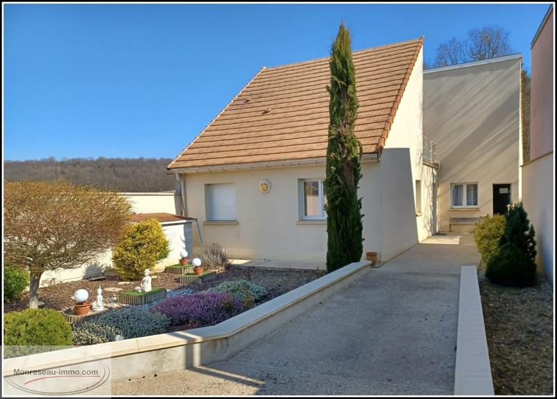 Maison - 210 m² - 4 pièces