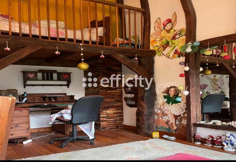 Maison - 221 m² - 7 pièces