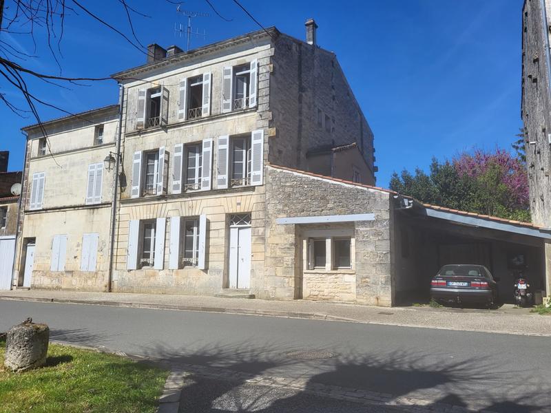 Maison ancienne - 310 m² - 10 pièces