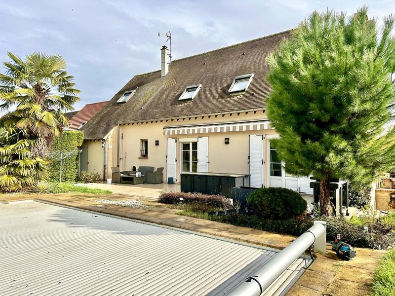 Maison - 185 m² - 7 pièces