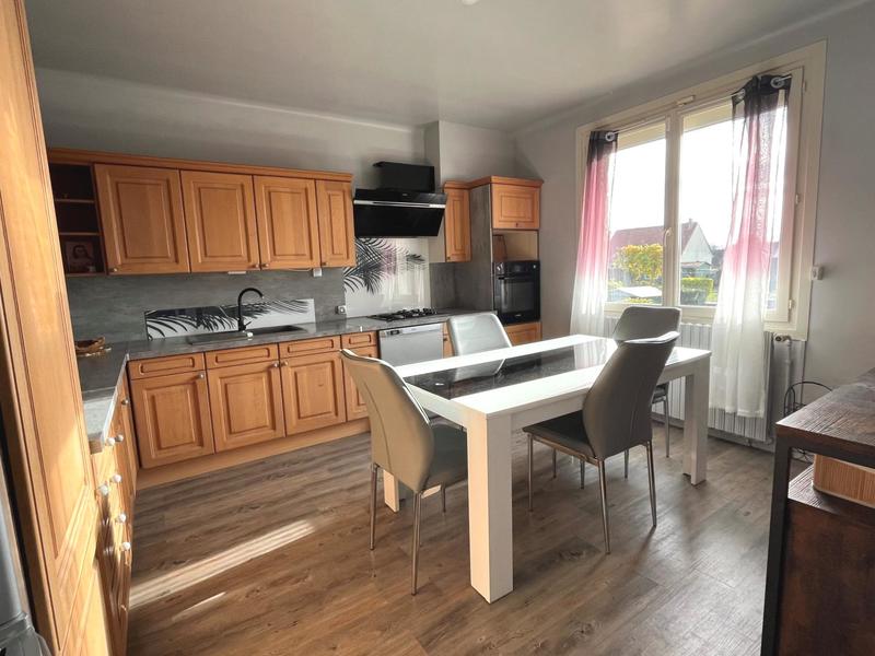 Maison - 152 m² - 6 pièces