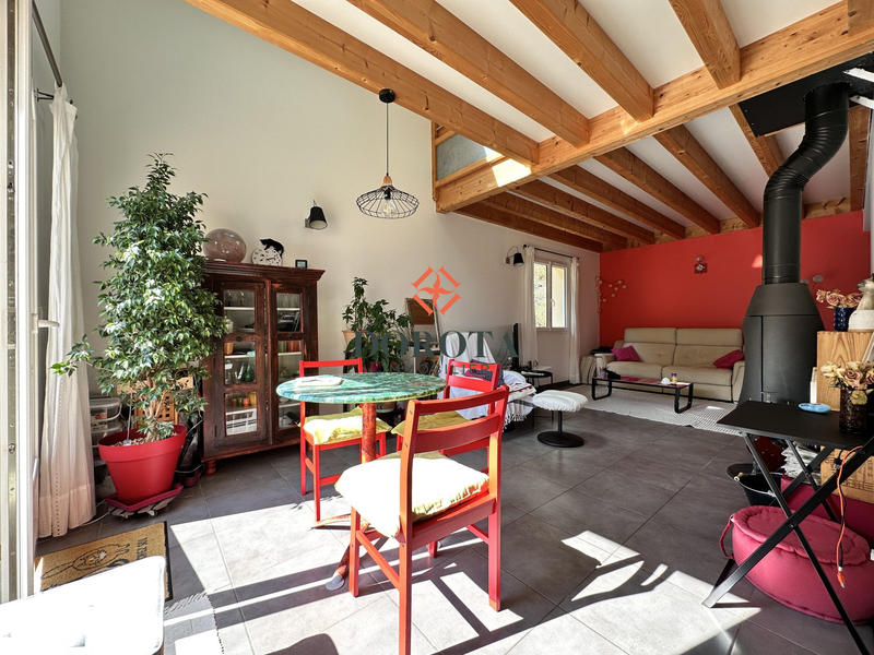 Maison traditionnelle - 111 m² - 5 pièces