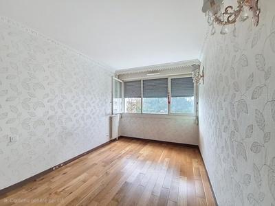 Appartement - 96 m² - 5 pièces