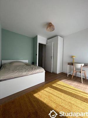 Appartement - 80 m² - 5 pièces