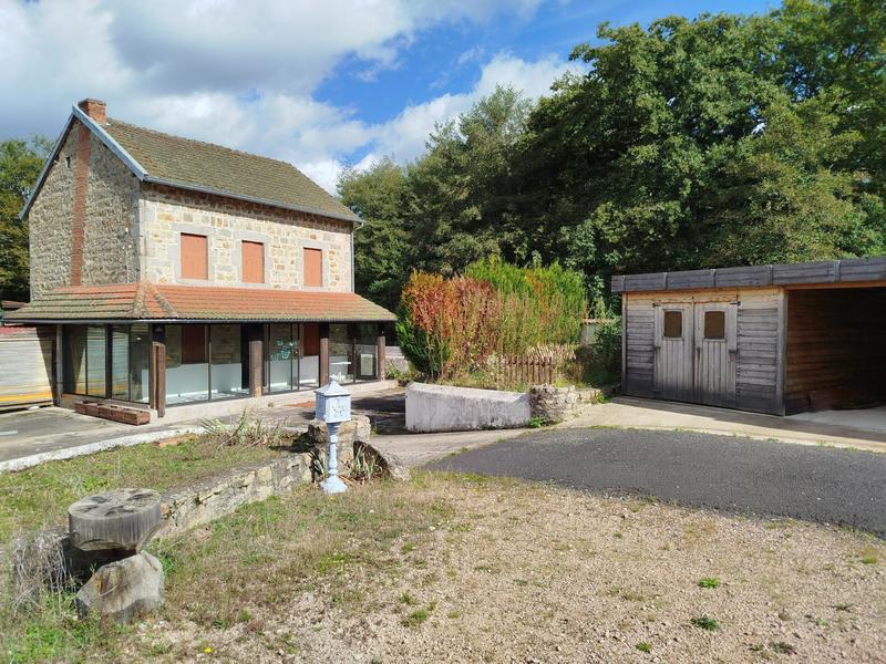 Maison - 305 m² - 9 pièces