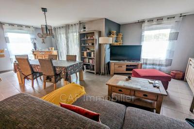 Villa - 90 m² - 4 pièces