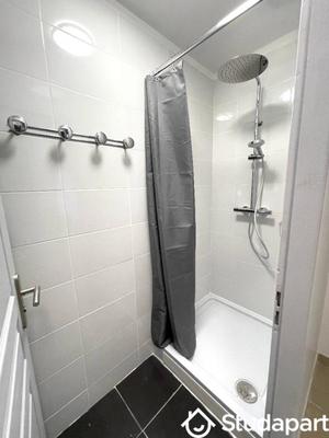 Chambre - 12 m² - 1 pièce