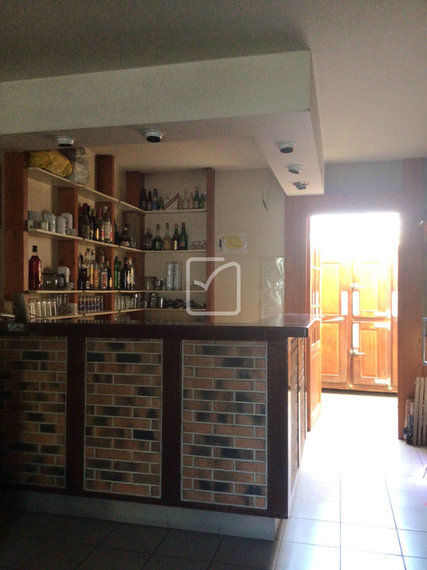 Maison - 397 m² - 17 pièces