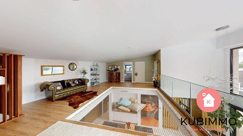 Maison - 207 m² - 6 pièces