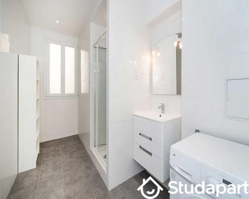 Chambre - 80 m² - 1 pièce