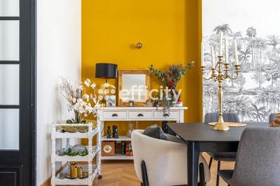 Maison - 330 m² - 9 pièces