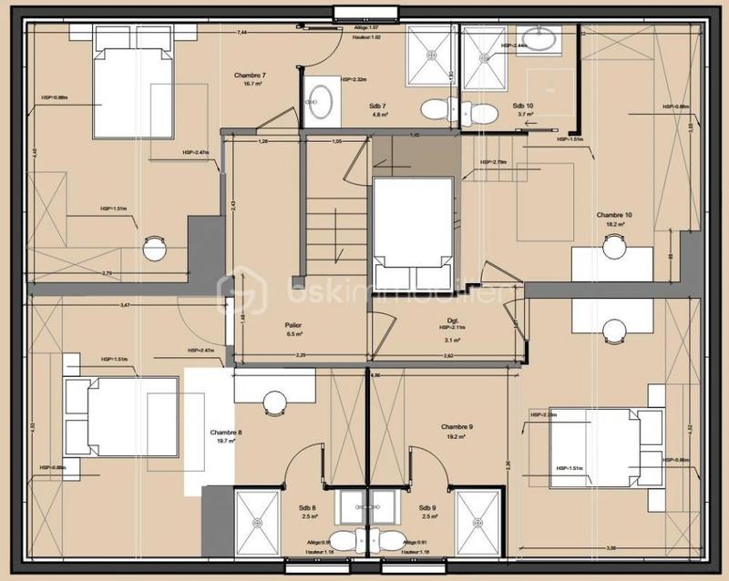 Maison - 270 m² - 11 pièces